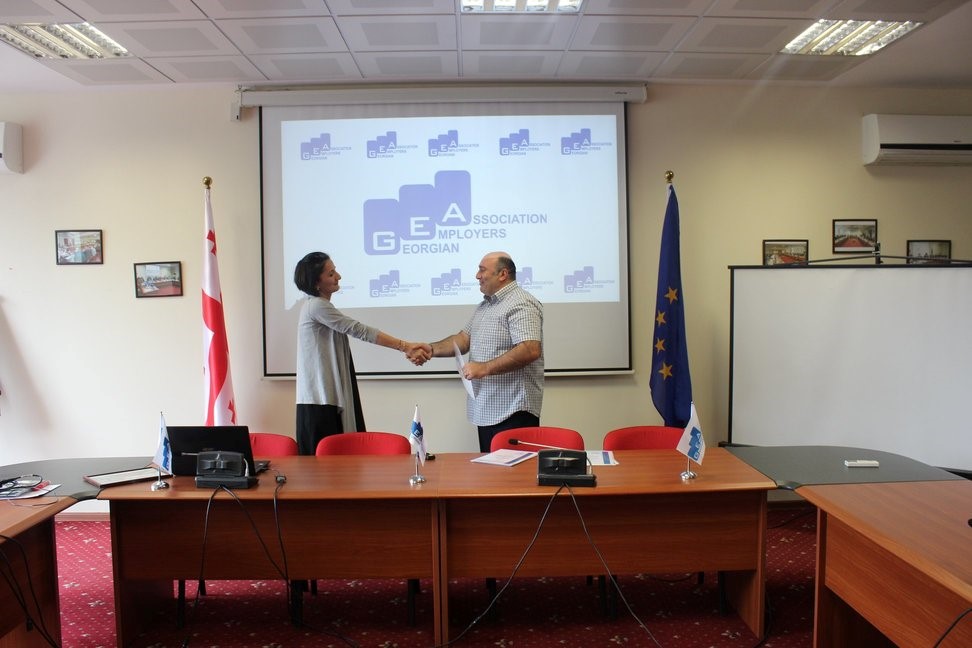Labor safety specialists were awarded certificates