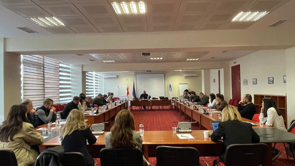 A meeting of the labor safety committee of the employers' association was held